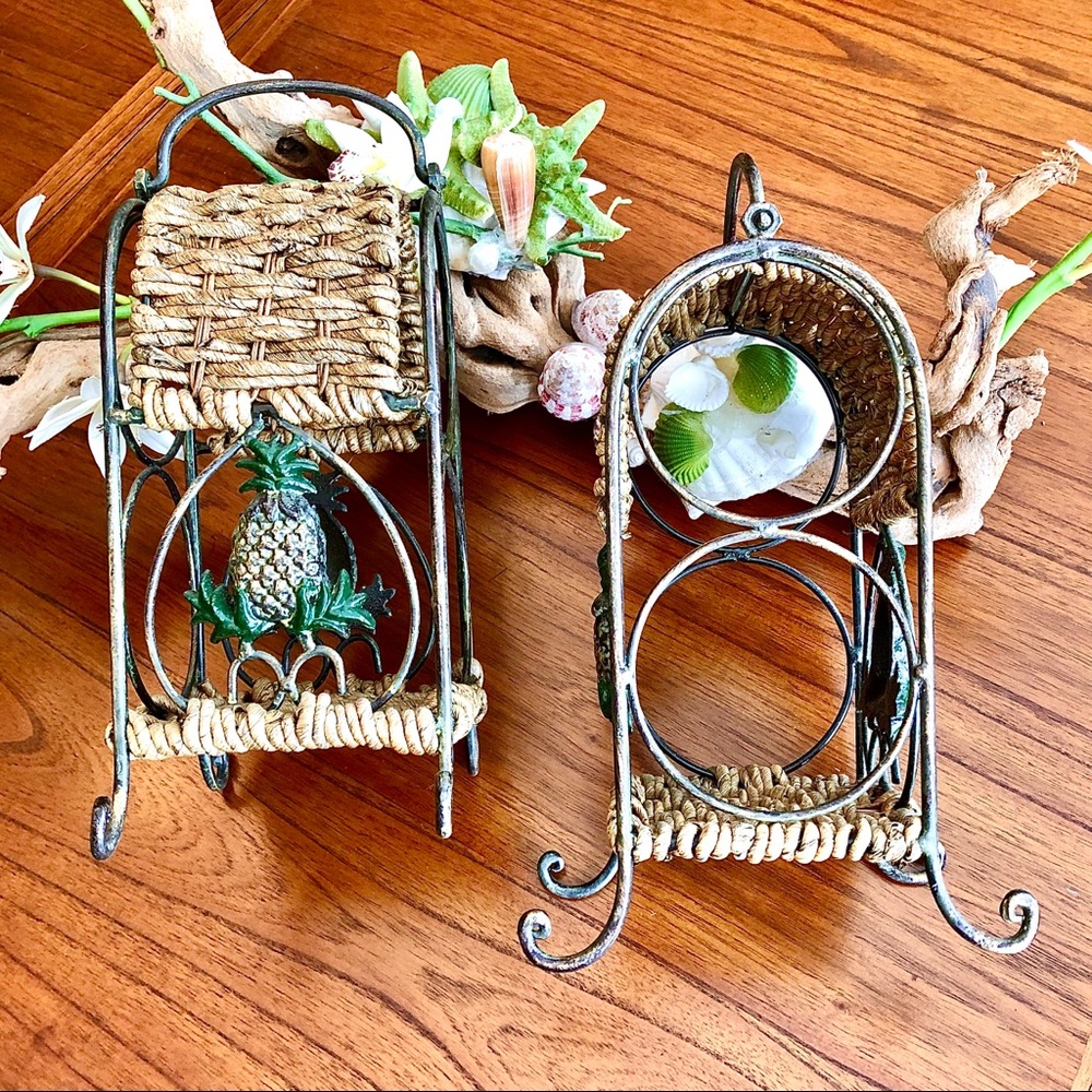Antique Style Wicker & Metal Wine Bottle Holder